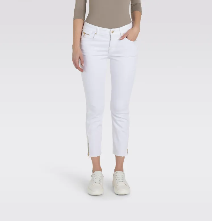 MAC<BR>
Rich Slim Chic Shortened with Detailed Hem Jeans<BR>
White<BR>