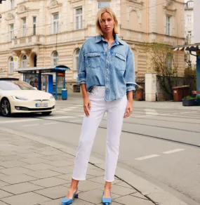 MAC<BR>
Rich Slim Chic Shortened with Detailed Hem Jeans<BR>
White<BR>