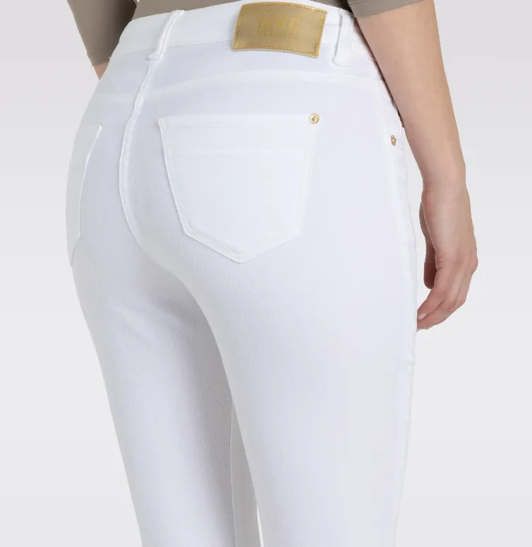 MAC<BR>
Rich Slim Chic Shortened with Detailed Hem Jeans<BR>
White<BR>