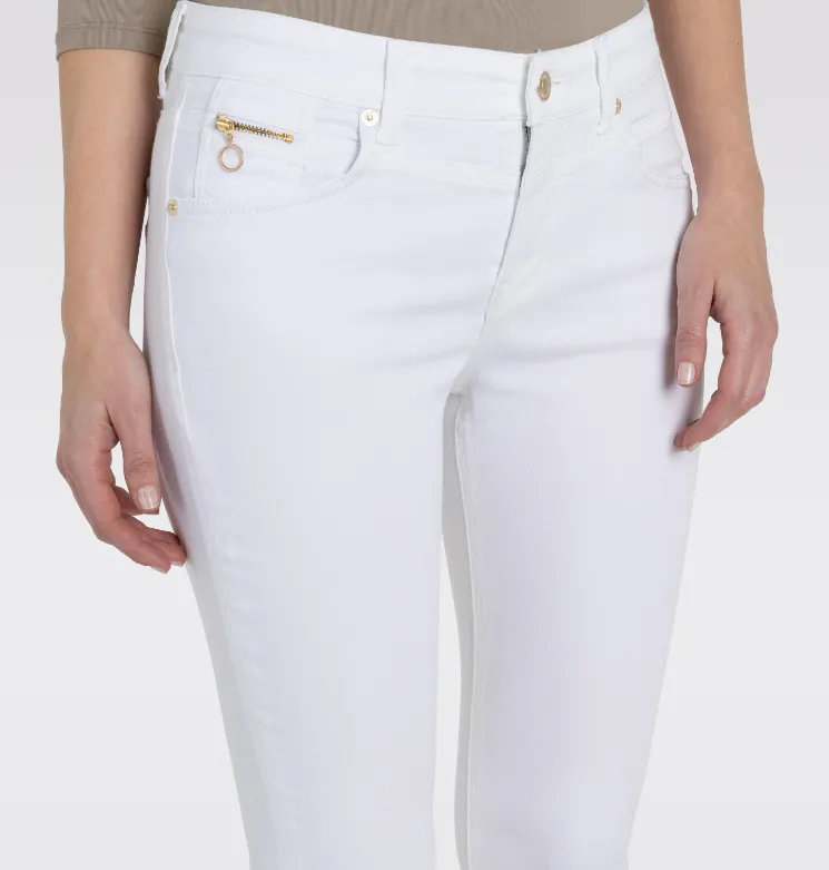 MAC<BR>
Rich Slim Chic Shortened with Detailed Hem Jeans<BR>
White<BR>